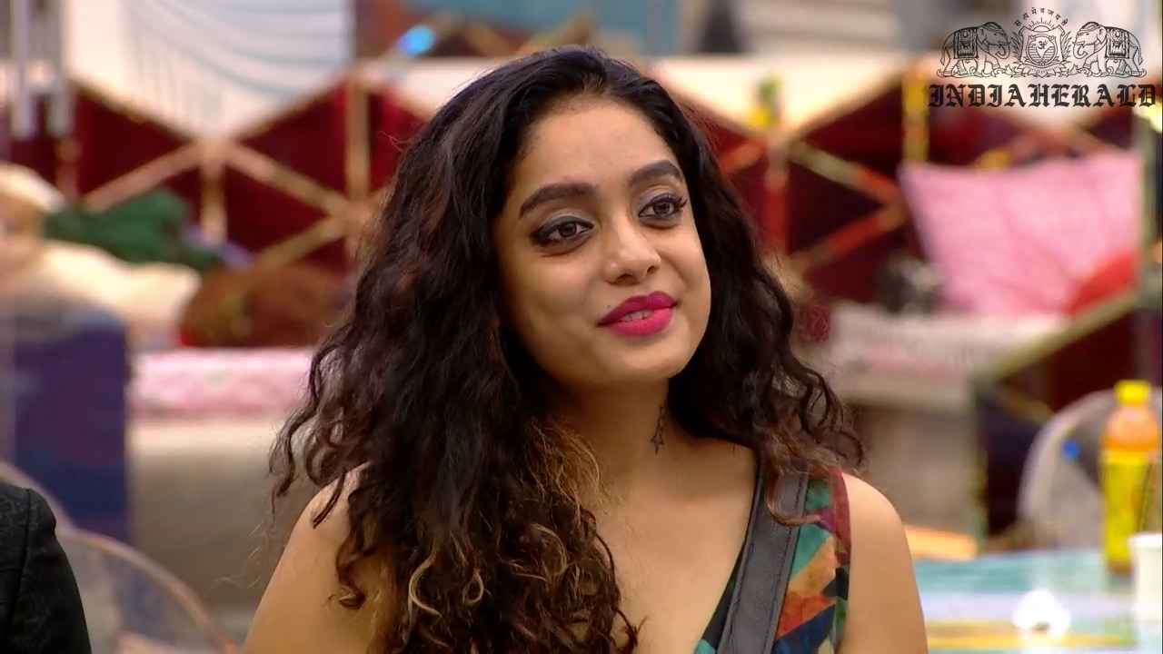 Bigg Boss Tamil Season 3 Day 35 Hot Stills Set 1