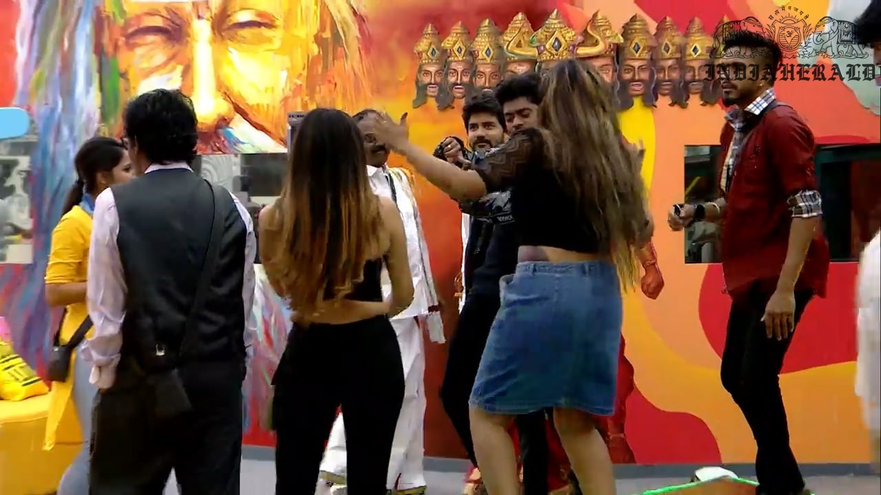 Bigg Boss Tamil Season 3 Day 37 Hot Stills Set 1