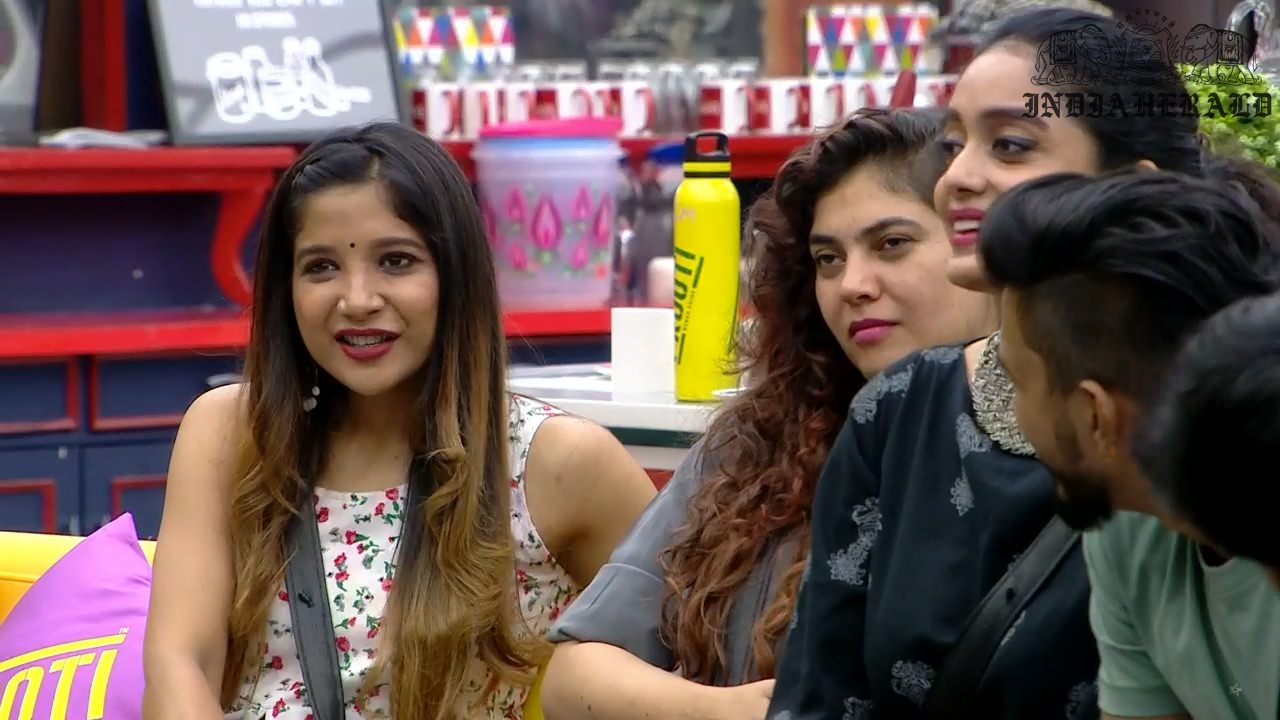 Bigg Boss Tamil Season 3 Day 37 Hot Stills Set 1