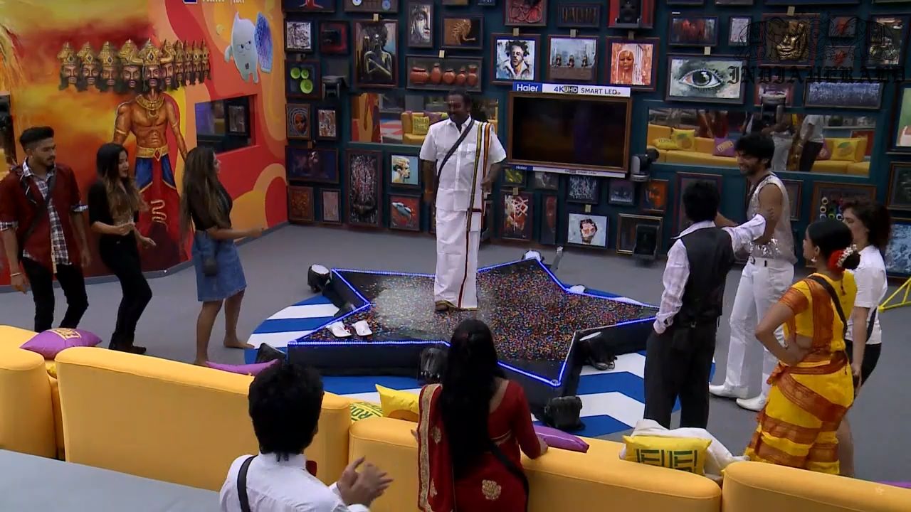 Bigg Boss Tamil Season 3 Day 37 Hot Stills Set 2