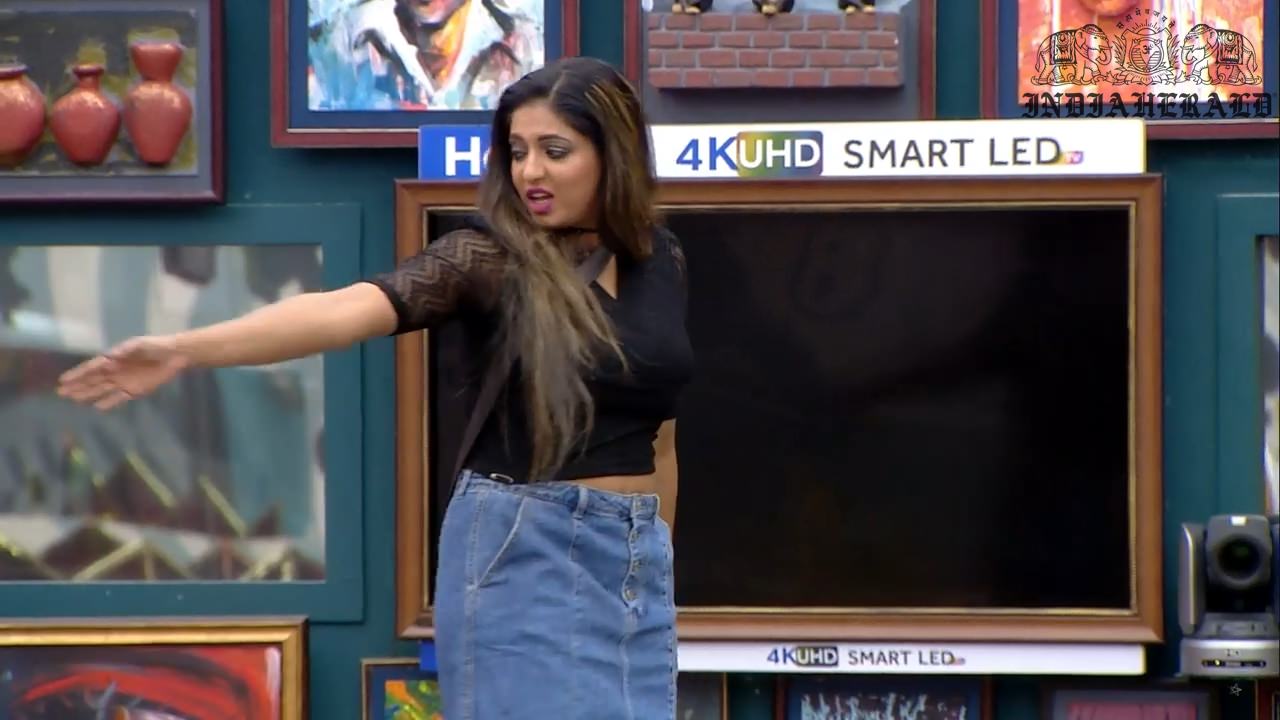 Bigg Boss Tamil Season 3 Day 37 Hot Stills Set 2