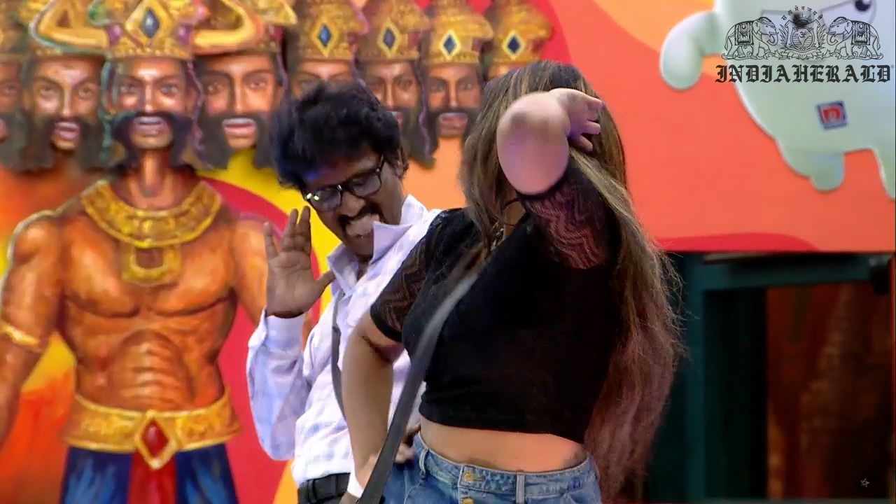 Bigg Boss Tamil Season 3 Day 37 Hot Stills Set 2