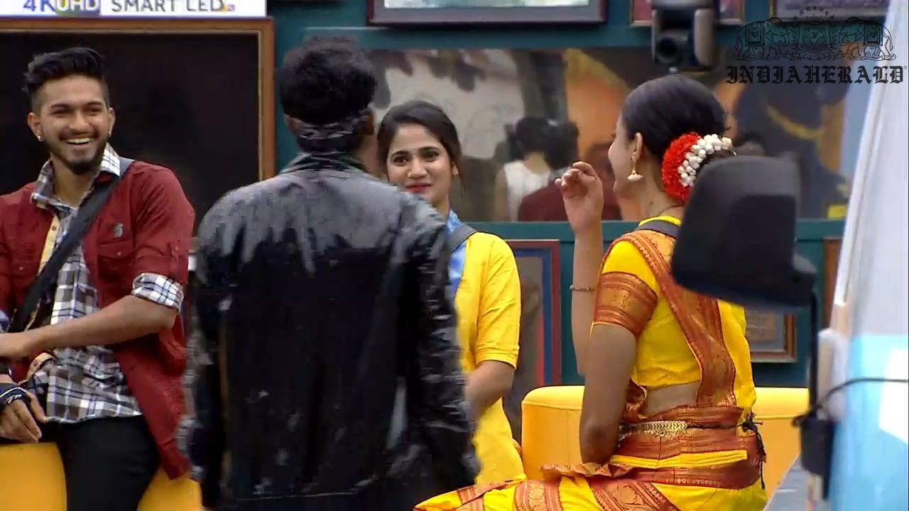 Bigg Boss Tamil Season 3 Day 37 Hot Stills Set 3
