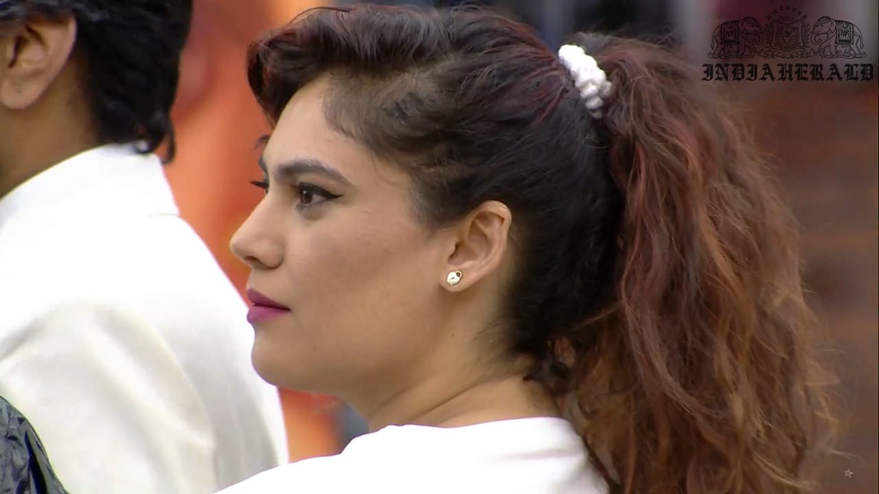 Bigg Boss Tamil Season 3 Day 37 Hot Stills Set 3