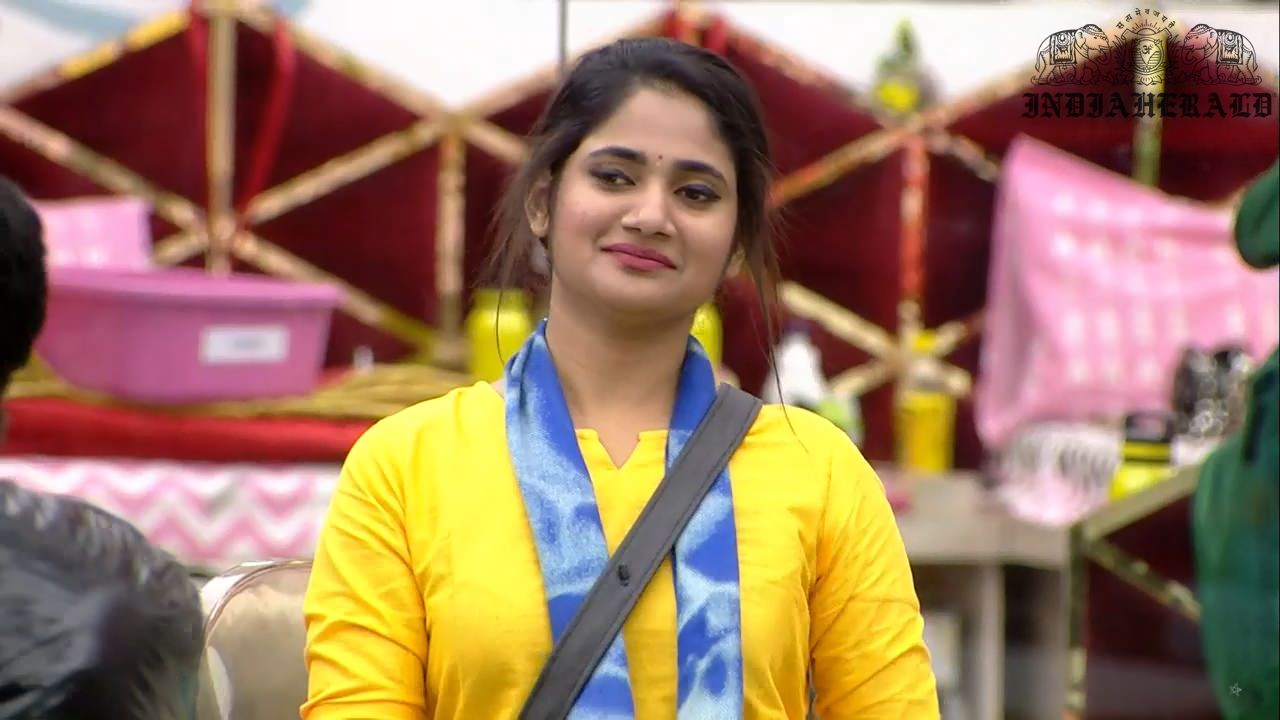 Bigg Boss Tamil Season 3 Day 37 Hot Stills Set 3