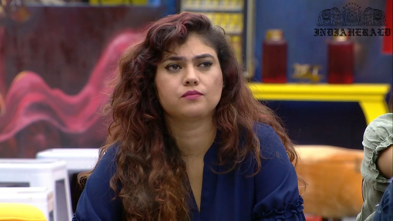 Bigg Boss Tamil Season 3 Day 38 Hot Stills Set 1