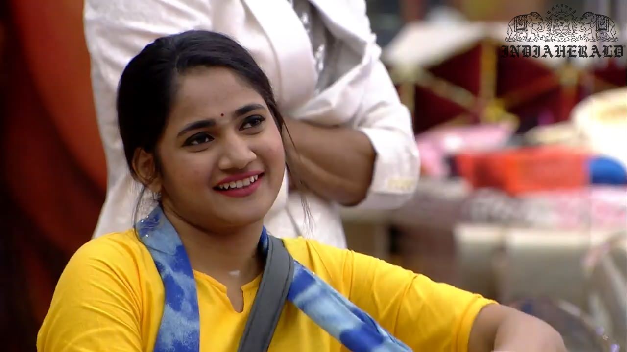 Bigg Boss Tamil Season 3 Day 38 Hot Stills Set 1