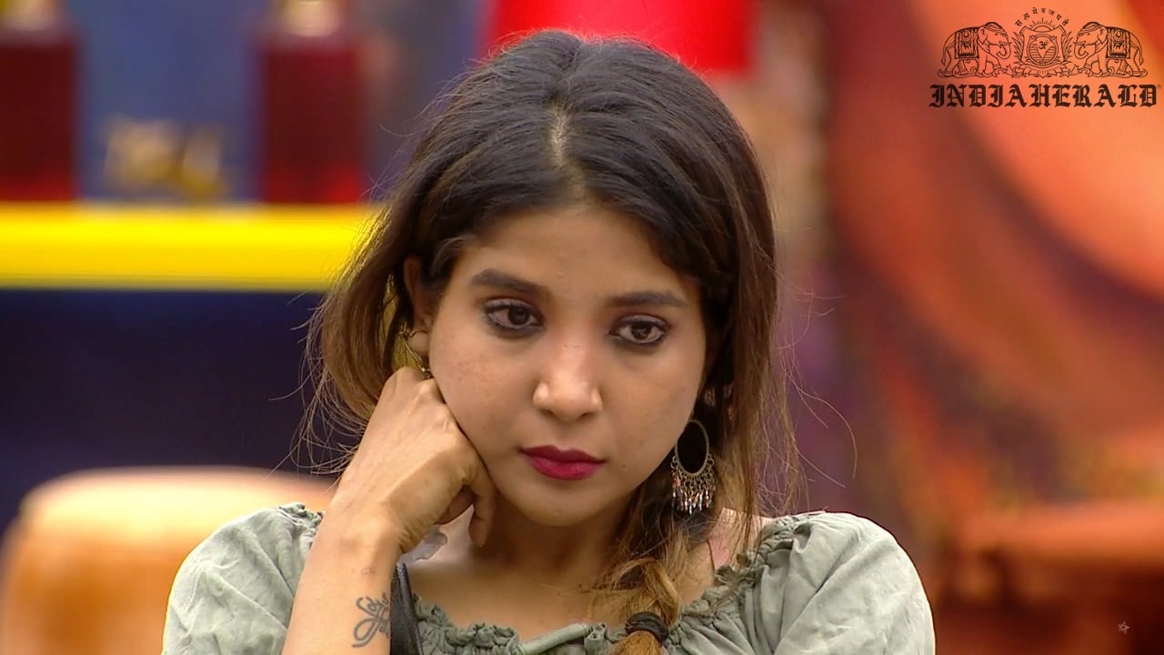 Bigg Boss Tamil Season 3 Day 38 Hot Stills Set 2