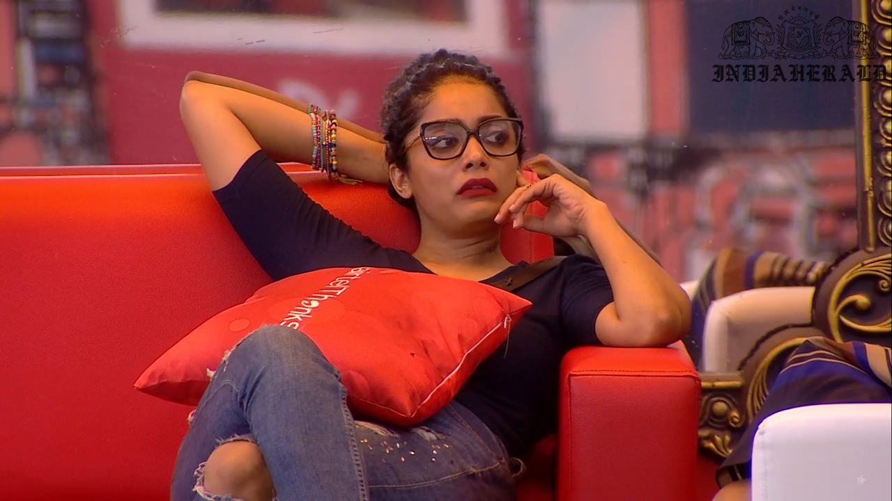 Bigg Boss Tamil Season 3 Day 38 Hot Stills Set 2