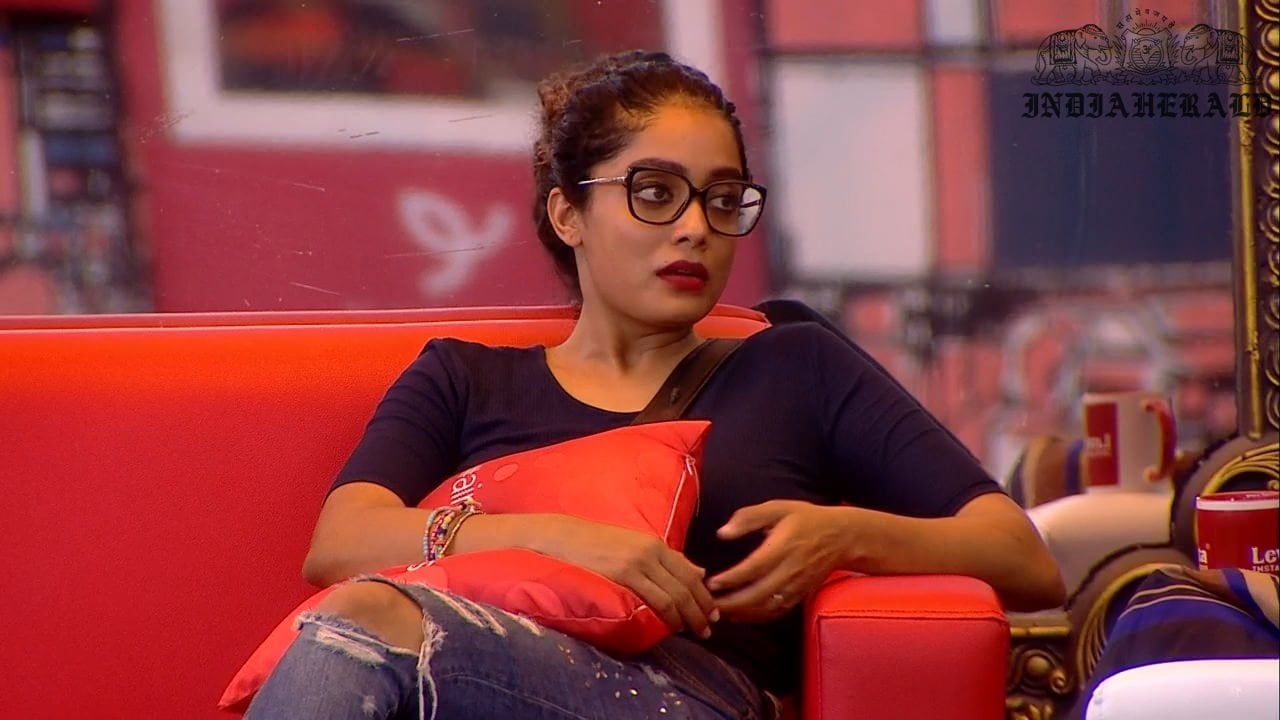 Bigg Boss Tamil Season 3 Day 38 Hot Stills Set 2