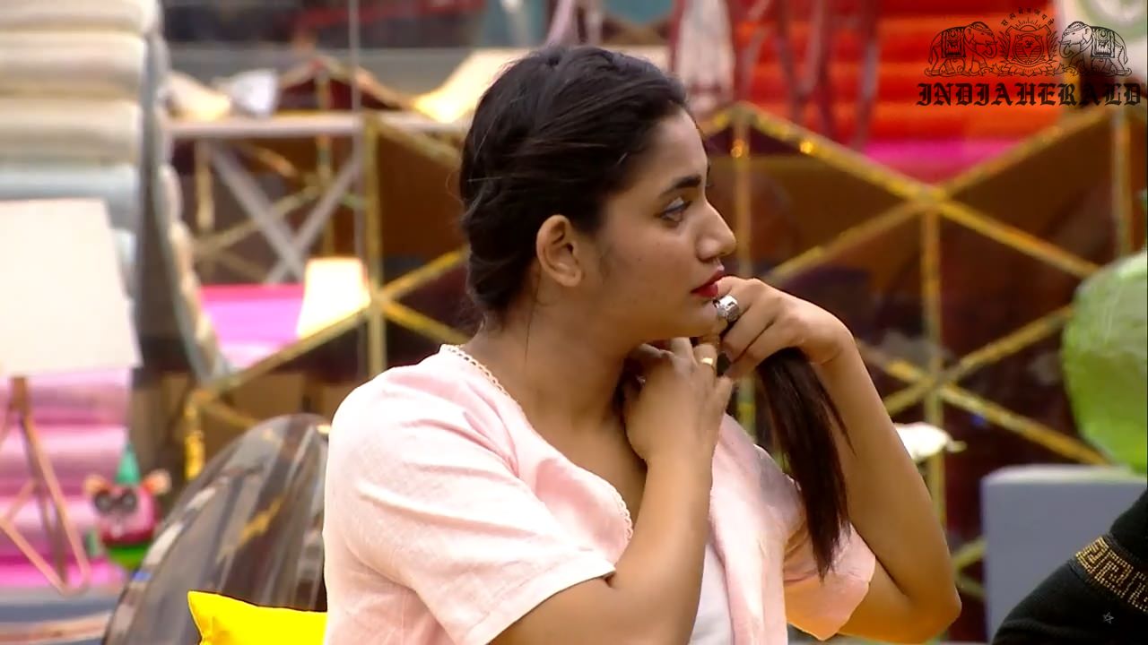 Bigg Boss Tamil Season 3 Day 38 Hot Stills Set 2