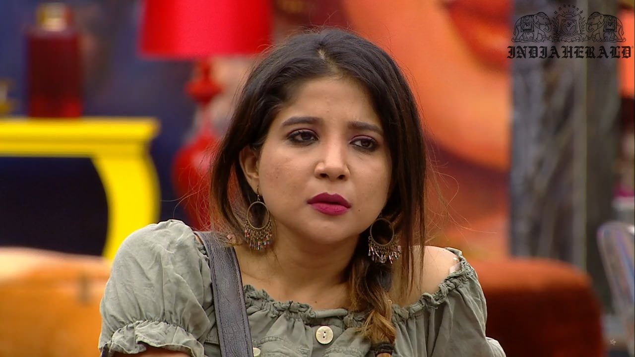 Bigg Boss Tamil Season 3 Day 38 Hot Stills Set 2