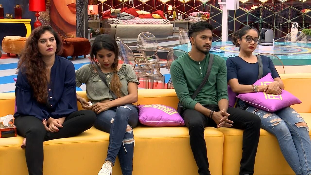 Bigg Boss Tamil Season 3 Day 38 Hot Stills Set 2