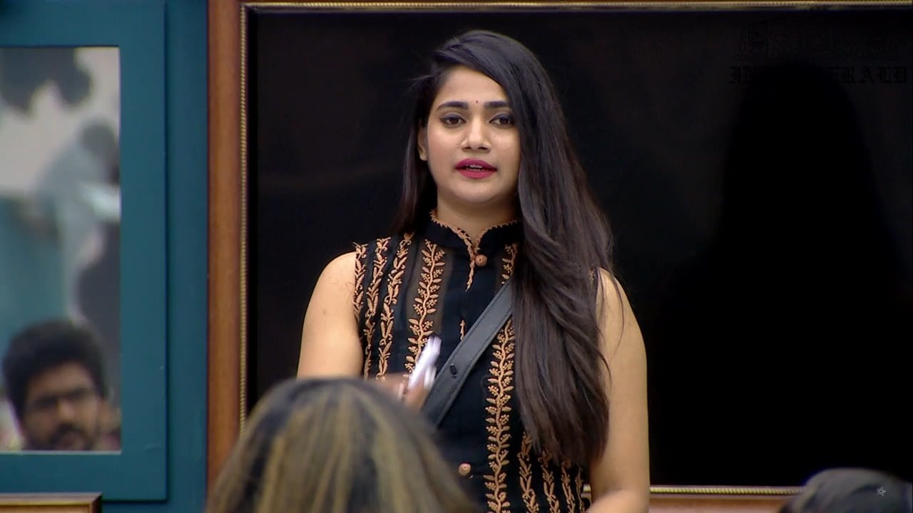 Bigg Boss Tamil Season 3 Day 39 Hot Stills Set 1