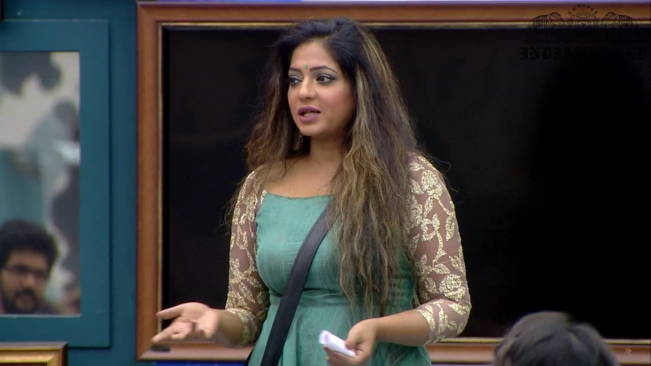 Bigg Boss Tamil Season 3 Day 39 Hot Stills Set 1