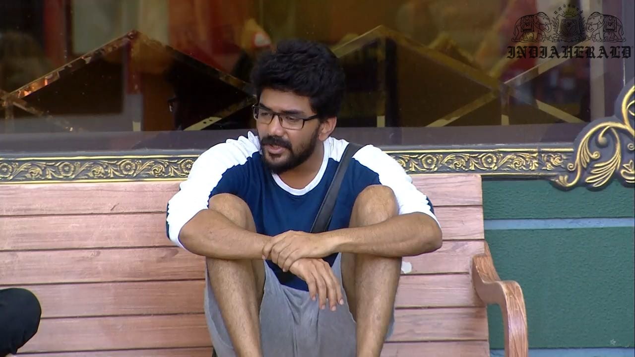 Bigg Boss Tamil Season 3 Day 39 Hot Stills Set 3