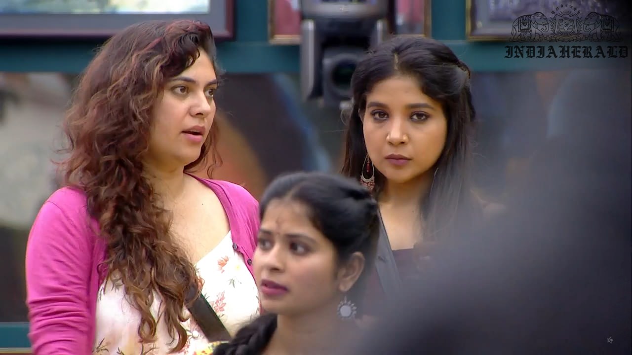 Bigg Boss Tamil Season 3 Day 39 Hot Stills Set 3