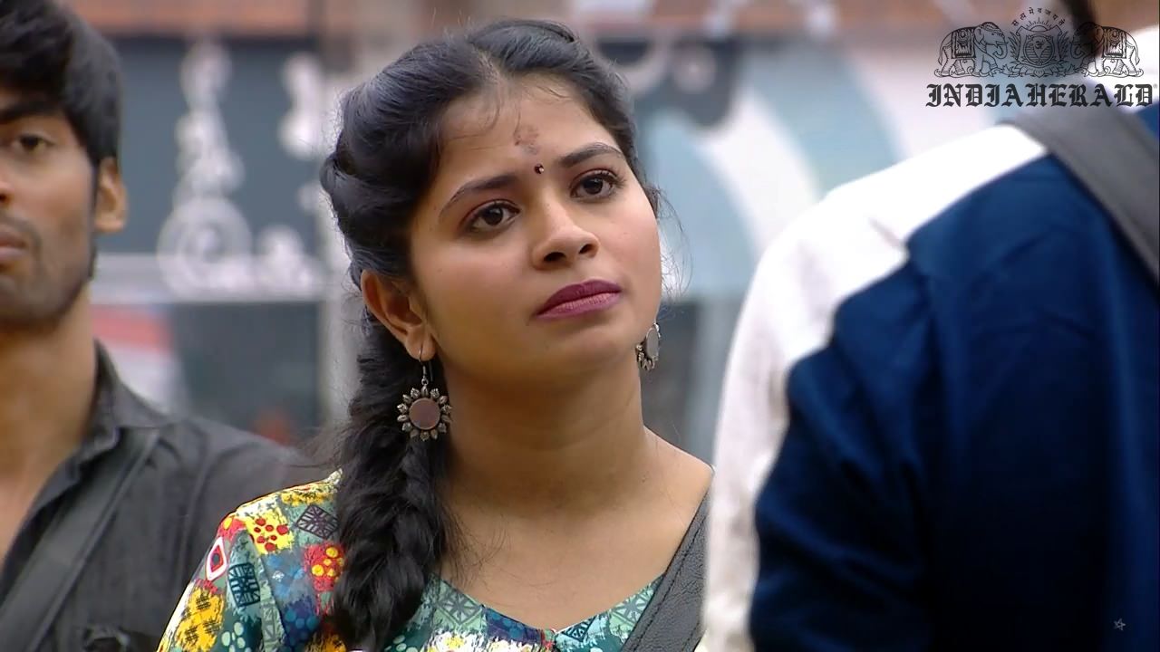 Bigg Boss Tamil Season 3 Day 39 Hot Stills Set 3