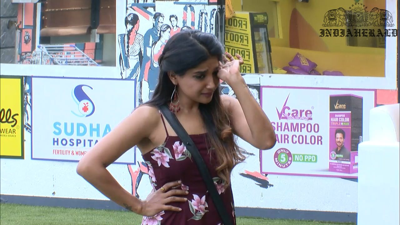 Bigg Boss Tamil Season 3 Day 39 Hot Stills Set 3
