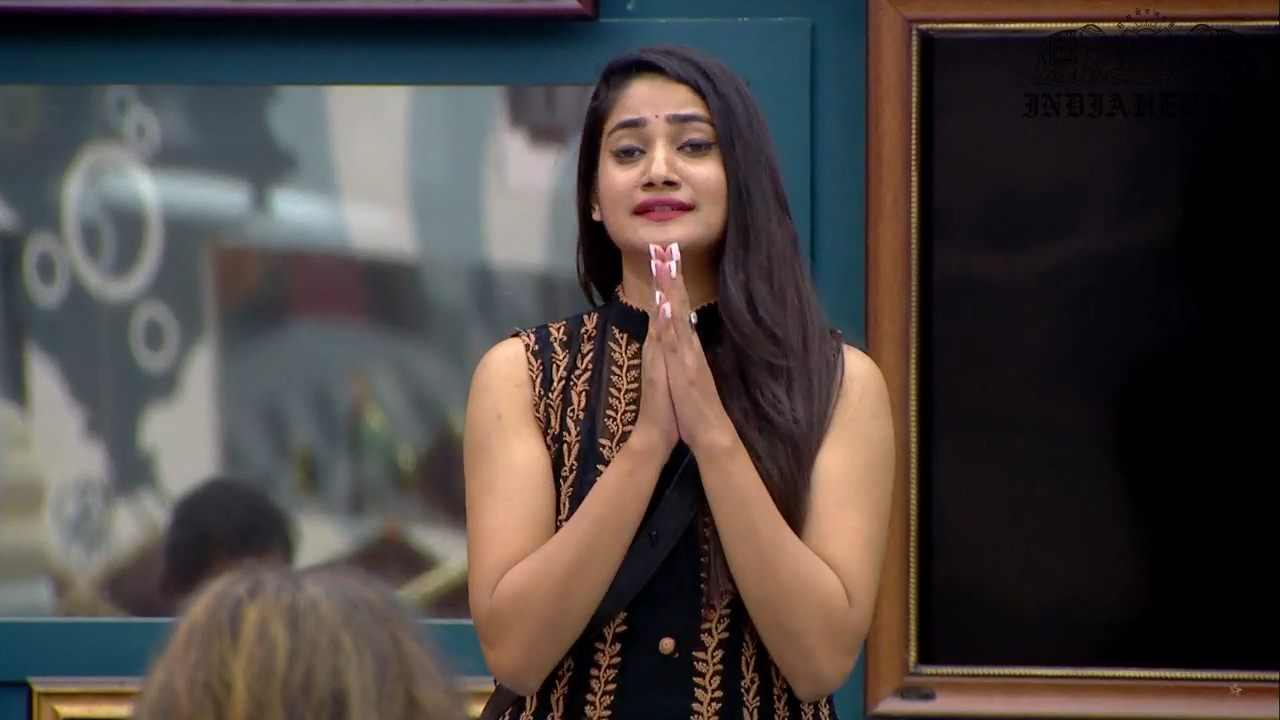 Bigg Boss Tamil Season 3 Day 39 Hot Stills Set 3