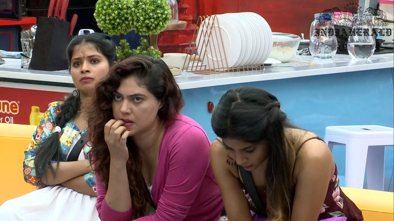 Bigg Boss Tamil Season 3 Day 39 Hot Stills Set 3