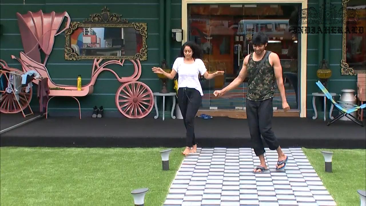 Bigg Boss Tamil Season 3 Day 40 Hot Stills Set 1