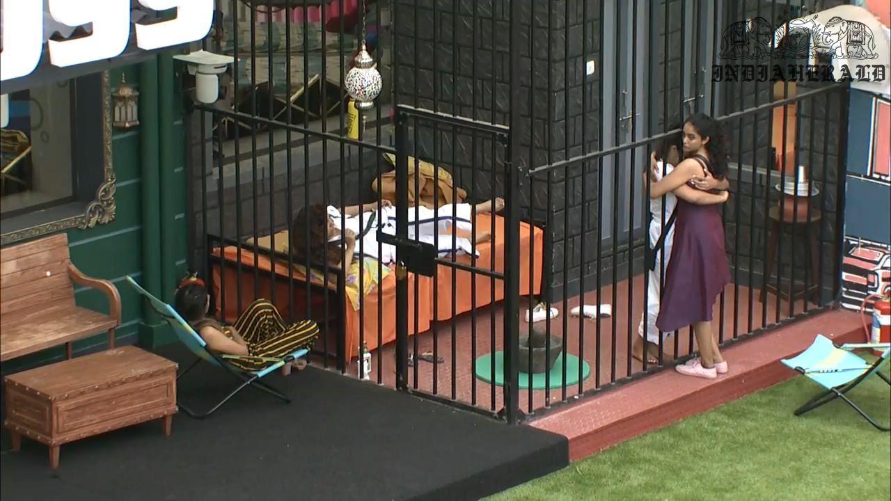 Bigg Boss Tamil Season 3 Day 40 Hot Stills Set 3