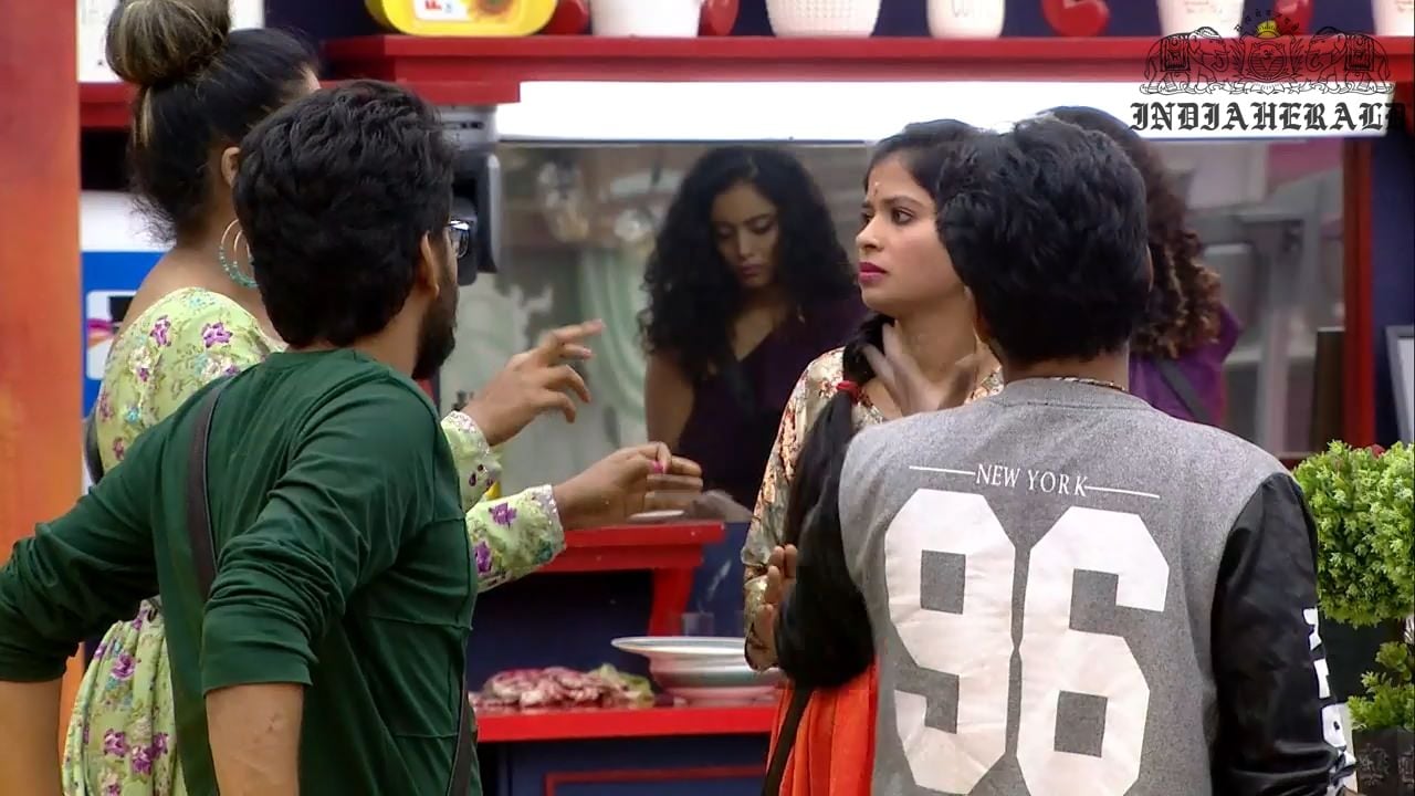 Bigg Boss Tamil Season 3 Day 40 Hot Stills Set 3