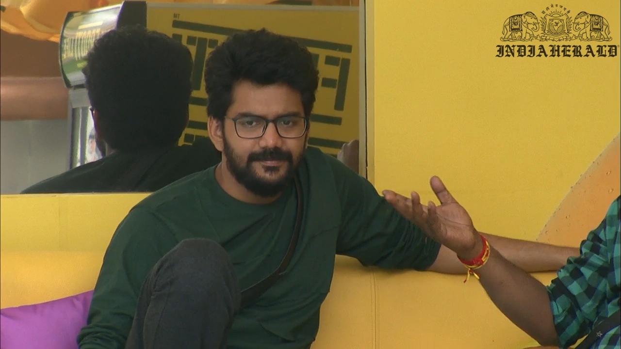 Bigg Boss Tamil Season 3 Day 40 Hot Stills Set 3