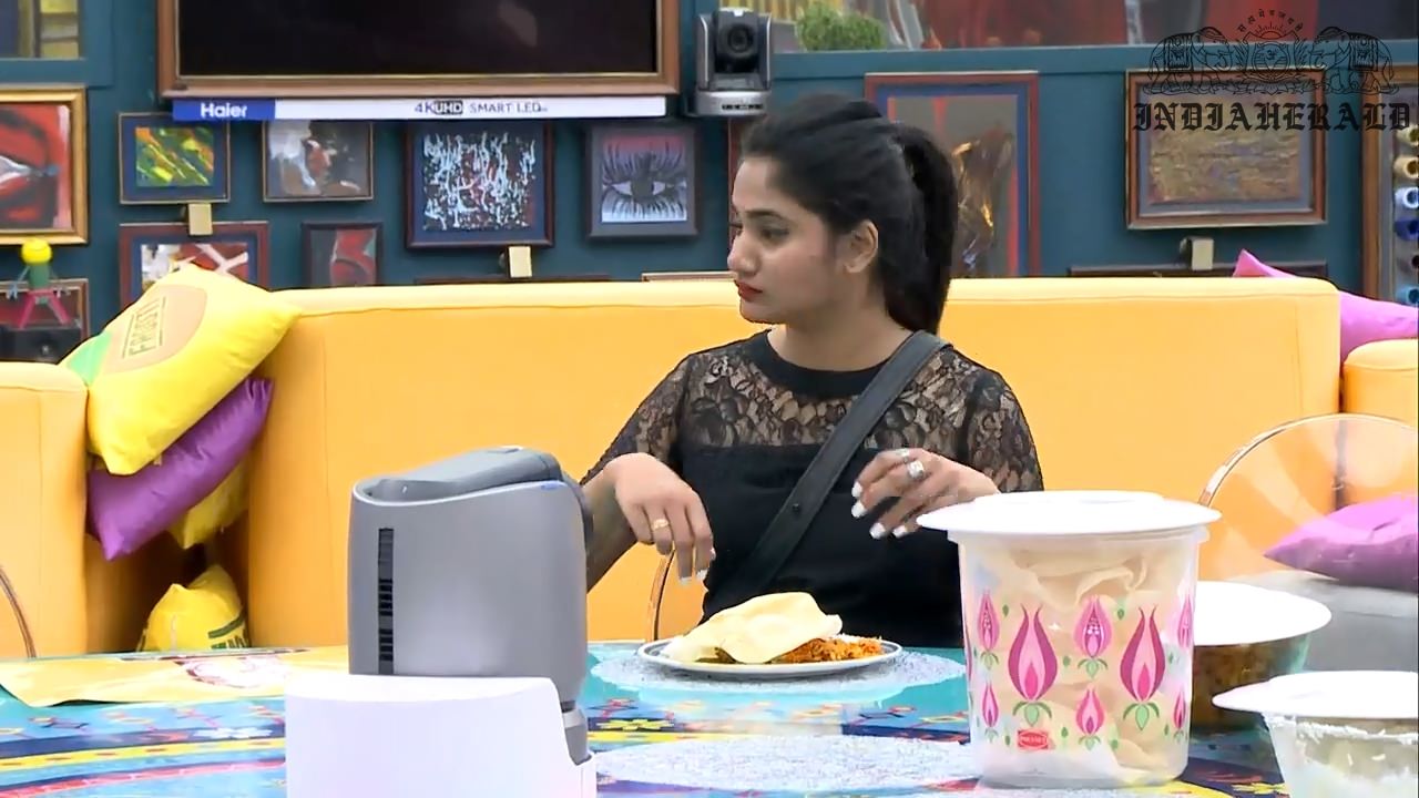 Bigg Boss Tamil Season 3 Day 40 Hot Stills Set 3