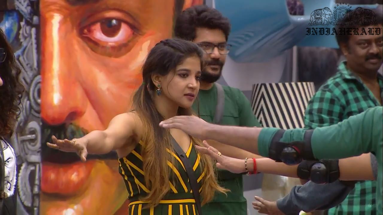 Bigg Boss Tamil Season 3 Day 40 Hot Stills Set 3