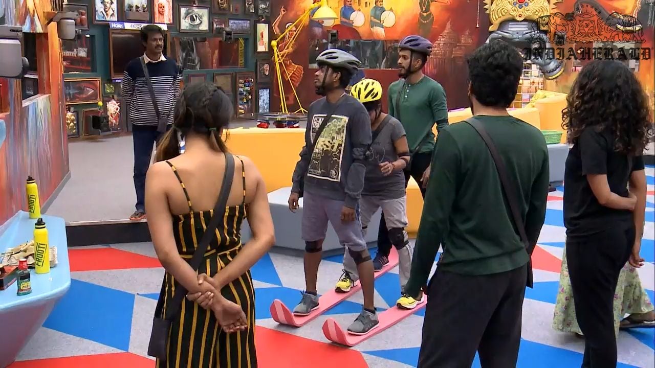 Bigg Boss Tamil Season 3 Day 40 Hot Stills Set 3