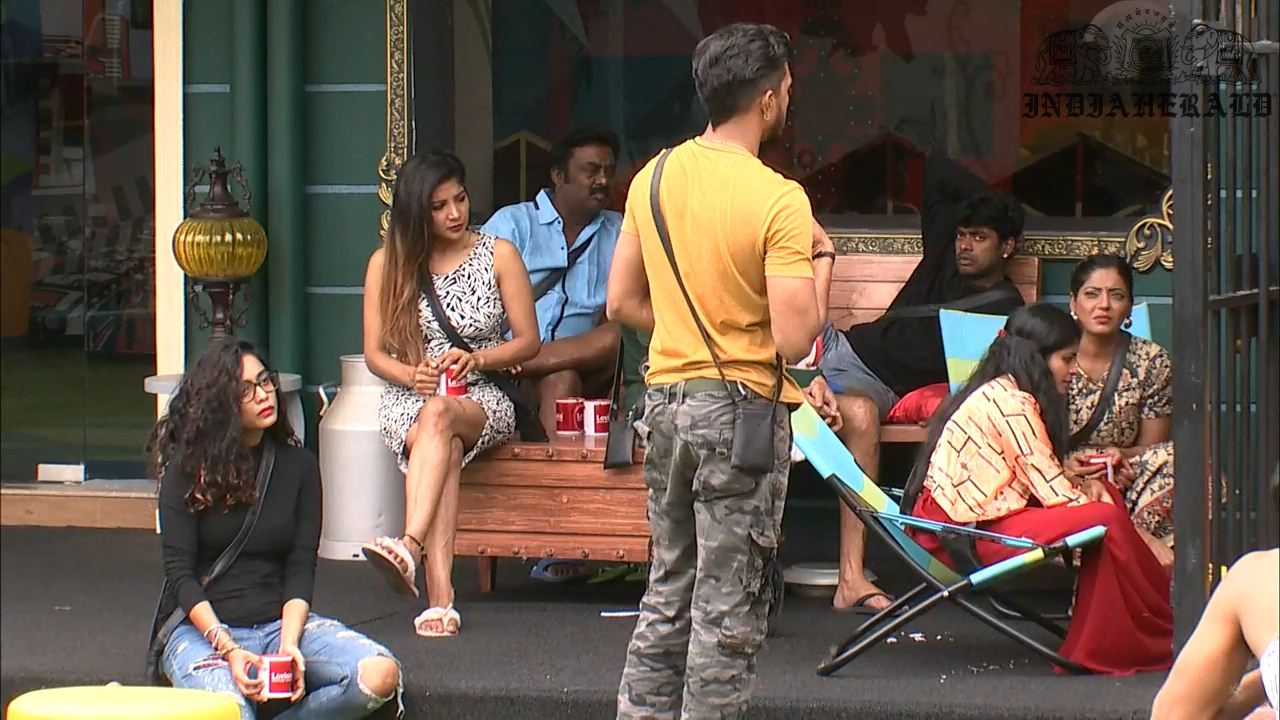 Bigg Boss Tamil Season 3 Day 41 Hot Stills Set 1