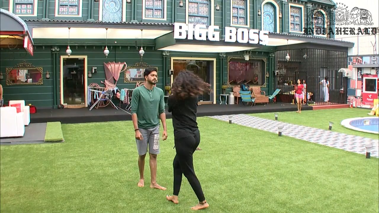 Bigg Boss Tamil Season 3 Day 41 Hot Stills Set 1