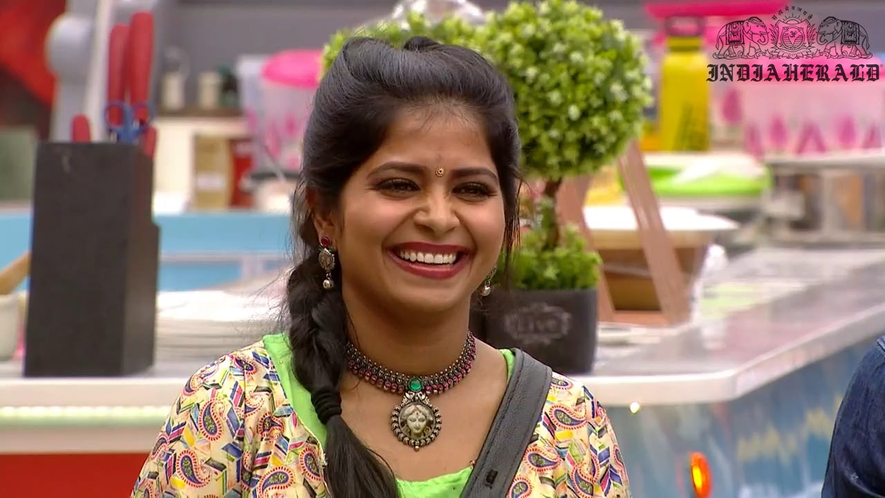 Bigg Boss Tamil Season 3 Day 42 Hot Stills Set 1