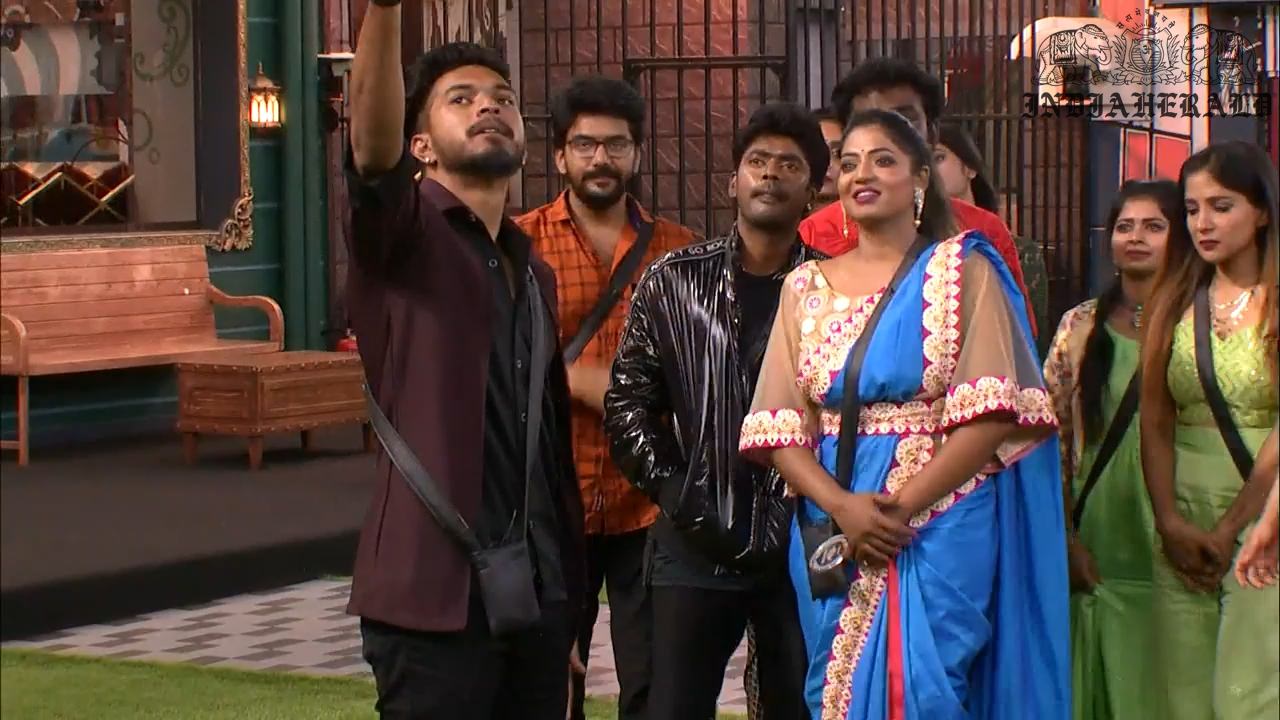 Bigg Boss Tamil Season 3 Day 42 Hot Stills Set 3