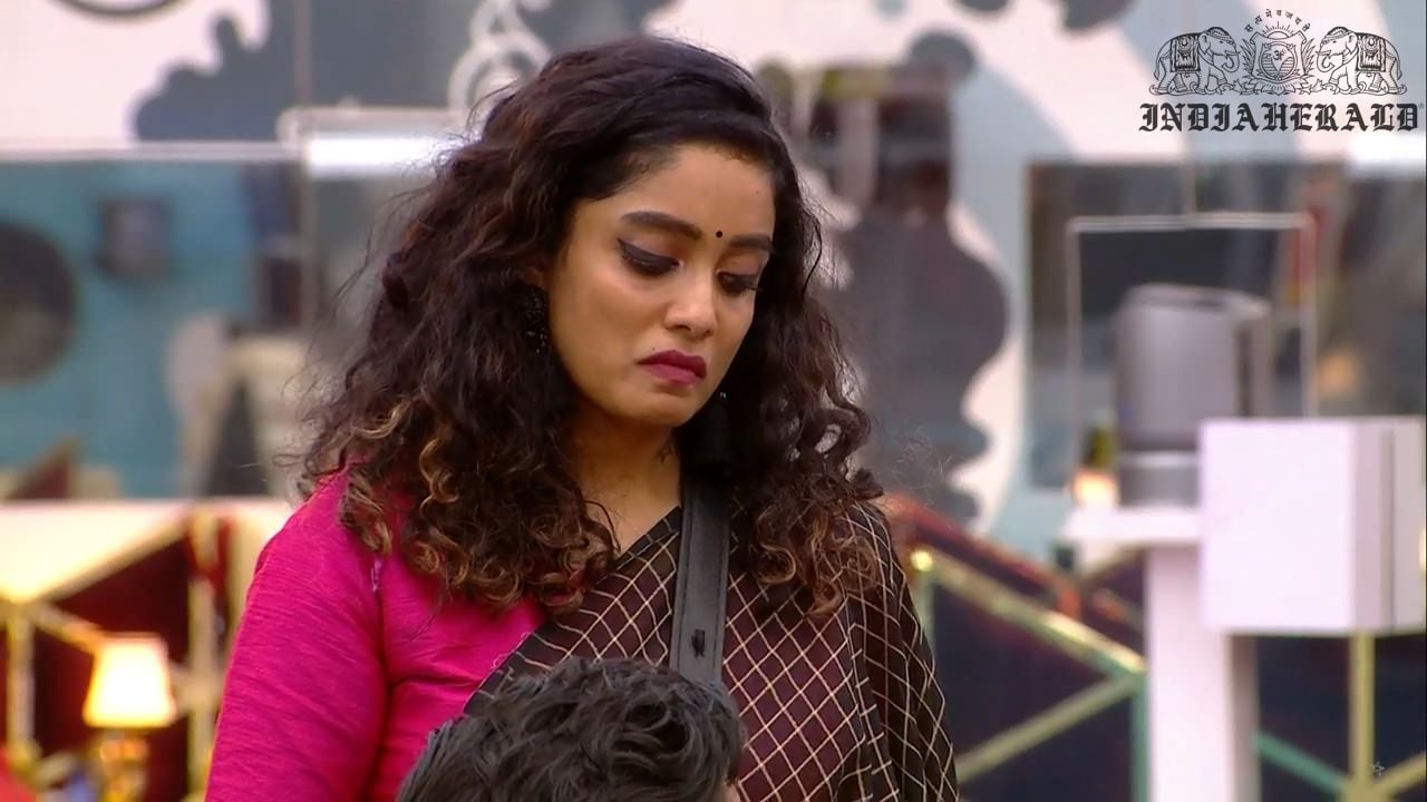 Bigg Boss Tamil Season 3 Day 42 Hot Stills Set 3