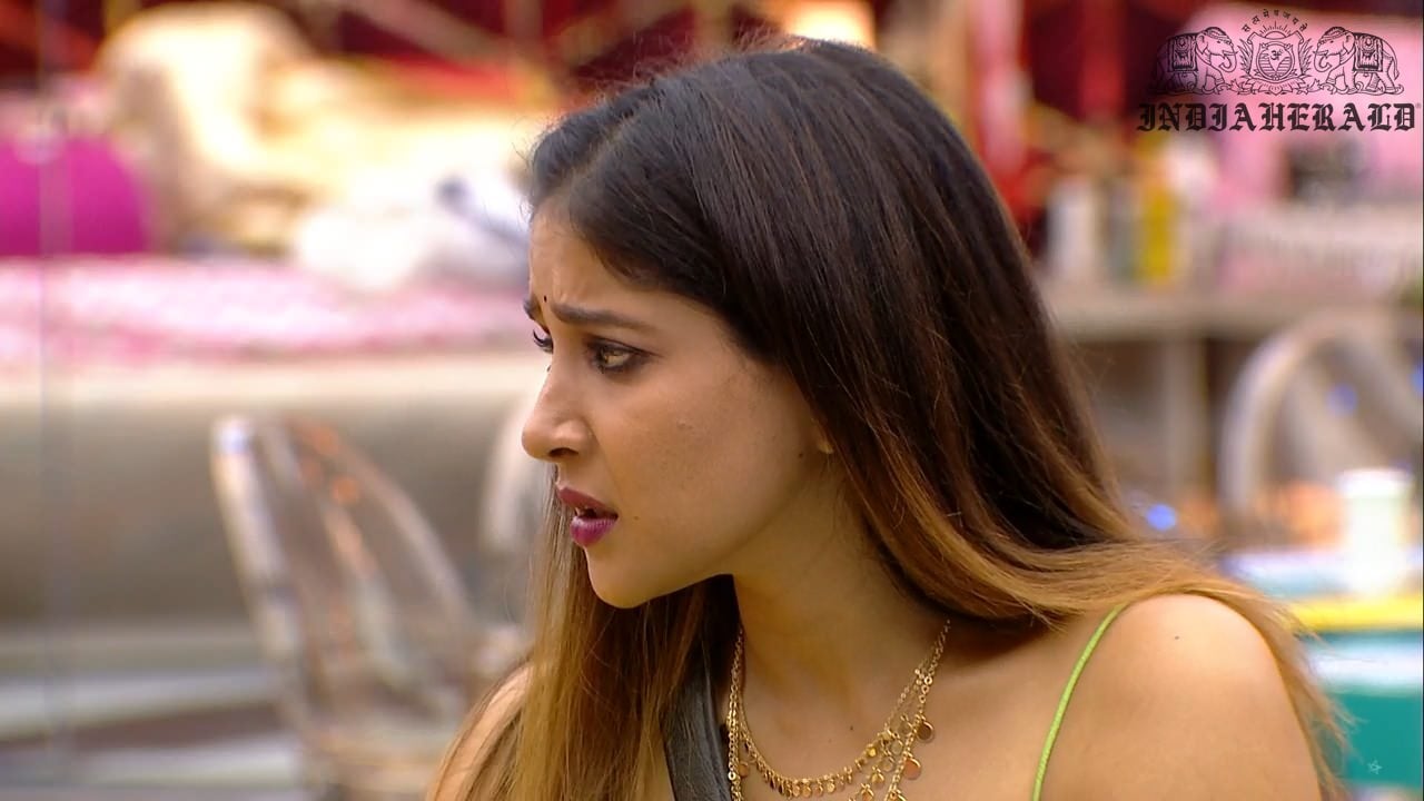 Bigg Boss Tamil Season 3 Day 43 Hot Stills Set 1