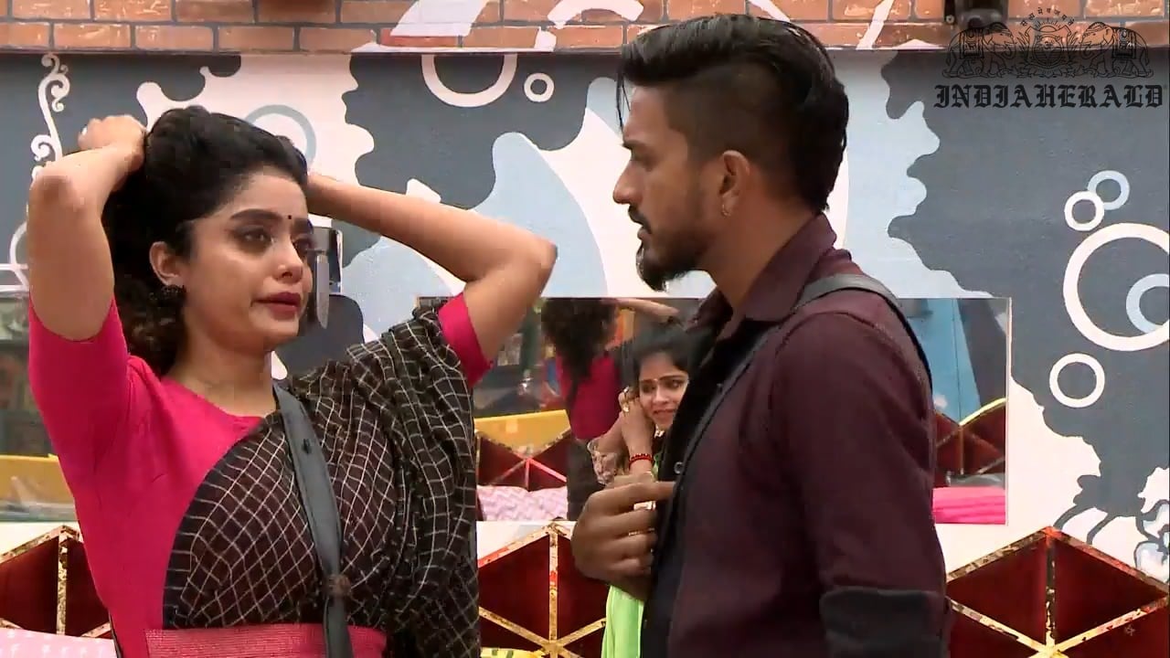 Bigg Boss Tamil Season 3 Day 43 Hot Stills Set 1