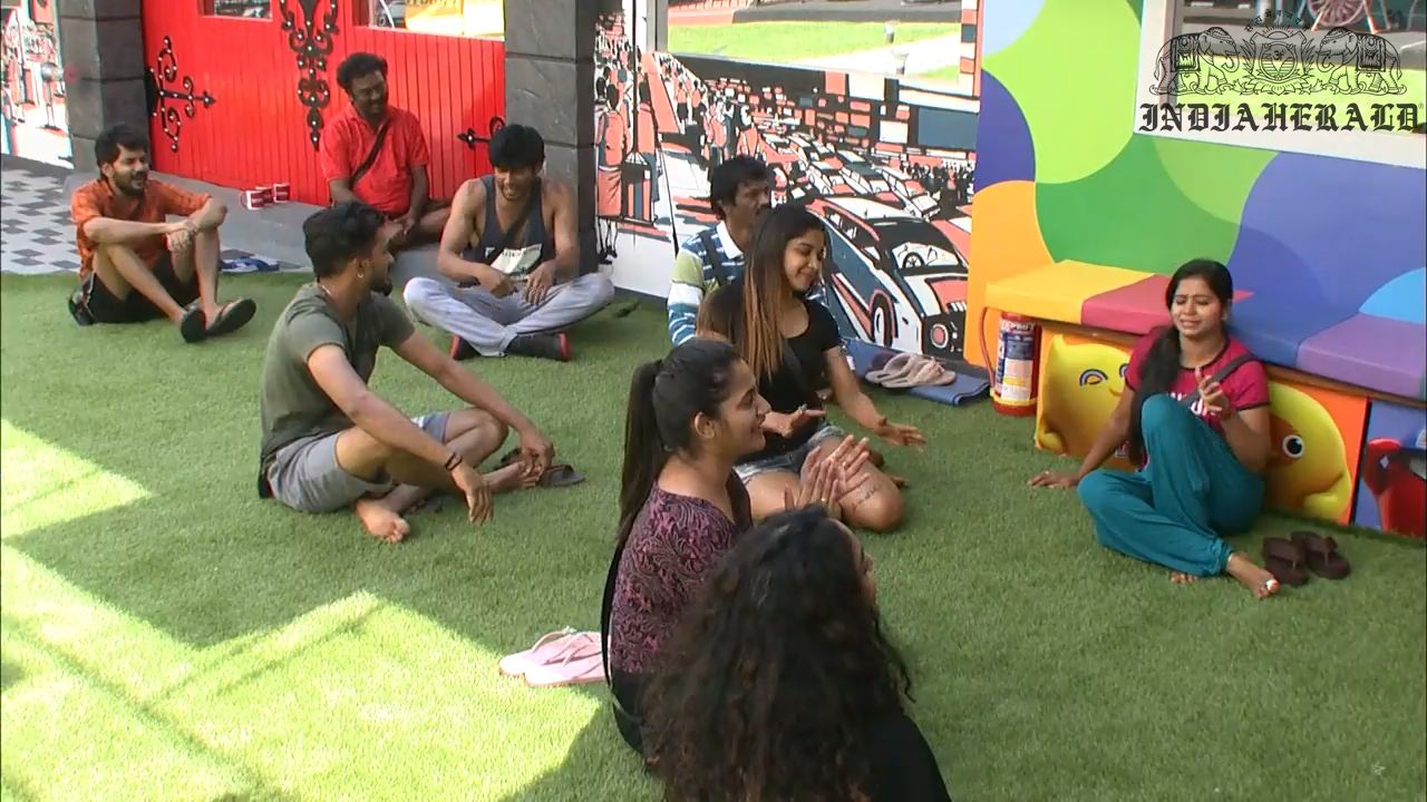 Bigg Boss Tamil Season 3 Day 43 Hot Stills Set 2