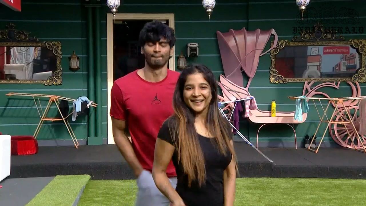 Bigg Boss Tamil Season 3 Day 43 Hot Stills Set 2
