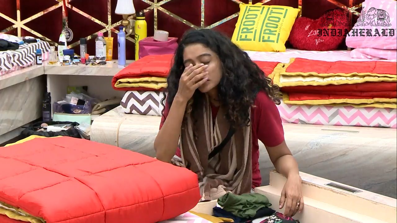 Bigg Boss Tamil Season 3 Day 44 Hot Stills Set 1