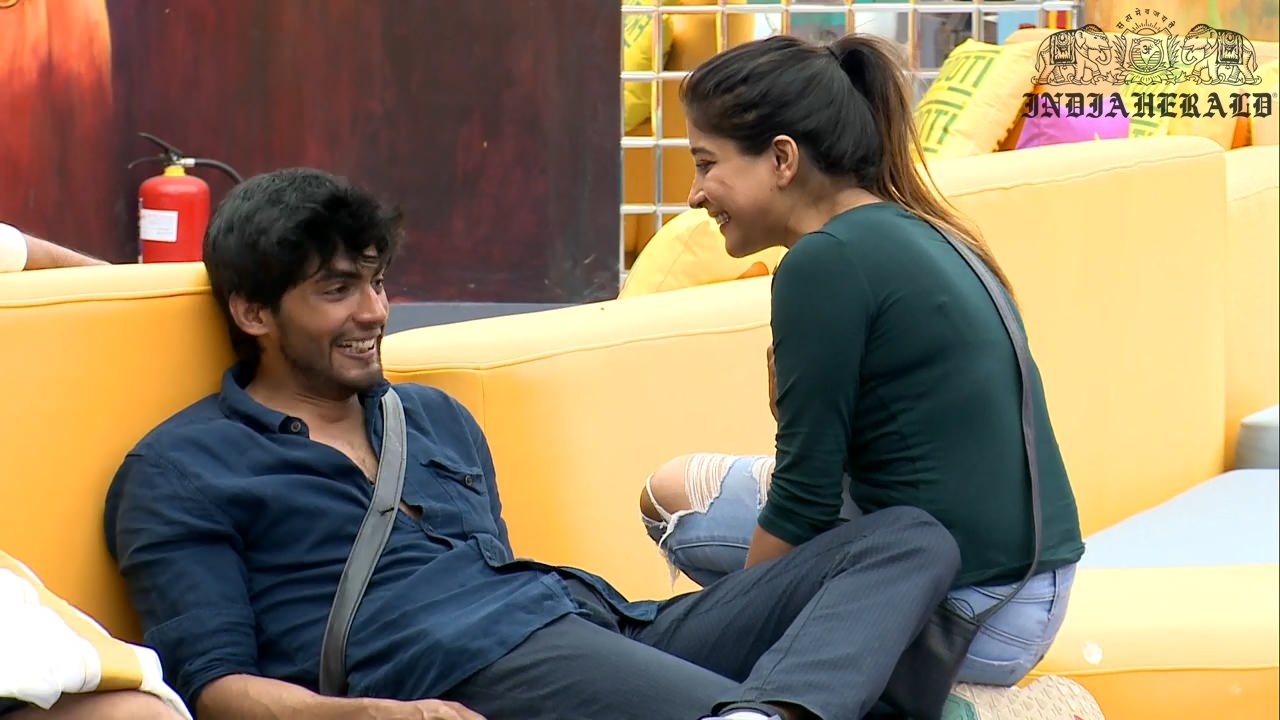 Bigg Boss Tamil Season 3 Day 44 Hot Stills Set 2