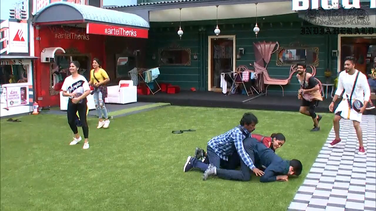 Bigg Boss Tamil Season 3 Day 44 Hot Stills Set 2
