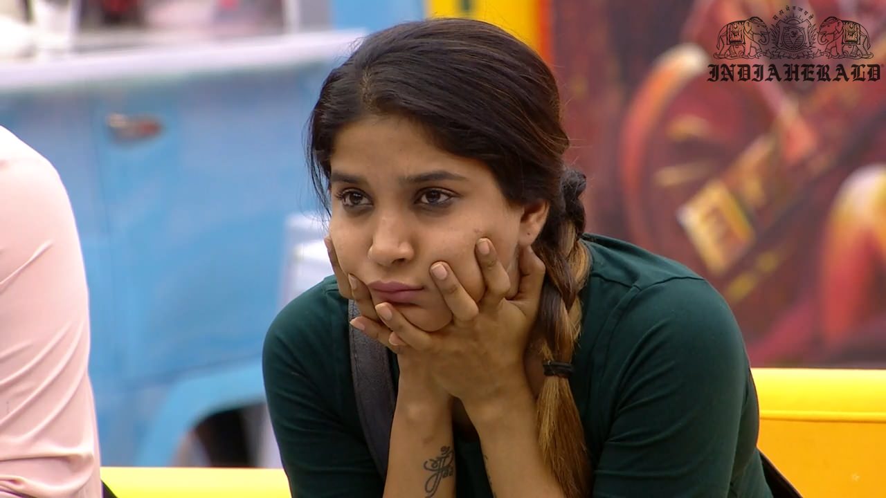 Bigg Boss Tamil Season 3 Day 44 Hot Stills Set 3