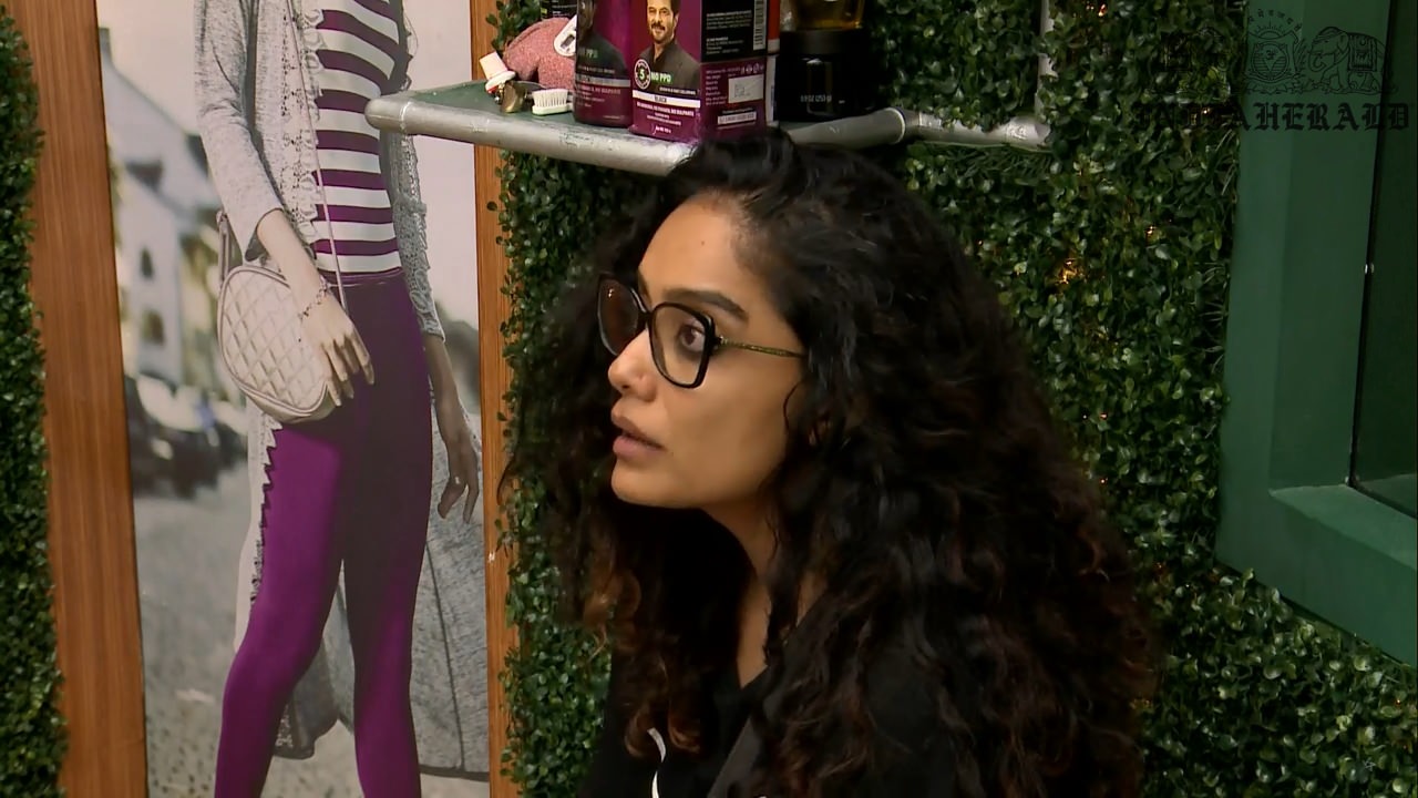 Bigg Boss Tamil Season 3 Day 44 Hot Stills Set 3