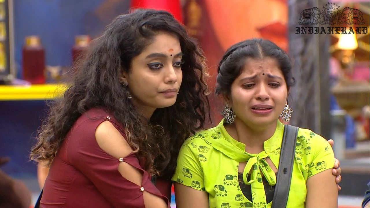 Bigg Boss Tamil Season 3 Day 44 Hot Stills Set 3