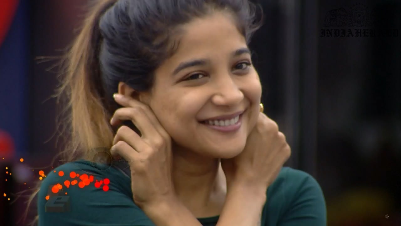 Bigg Boss Tamil Season 3 Day 45 Hot Stills Set 1