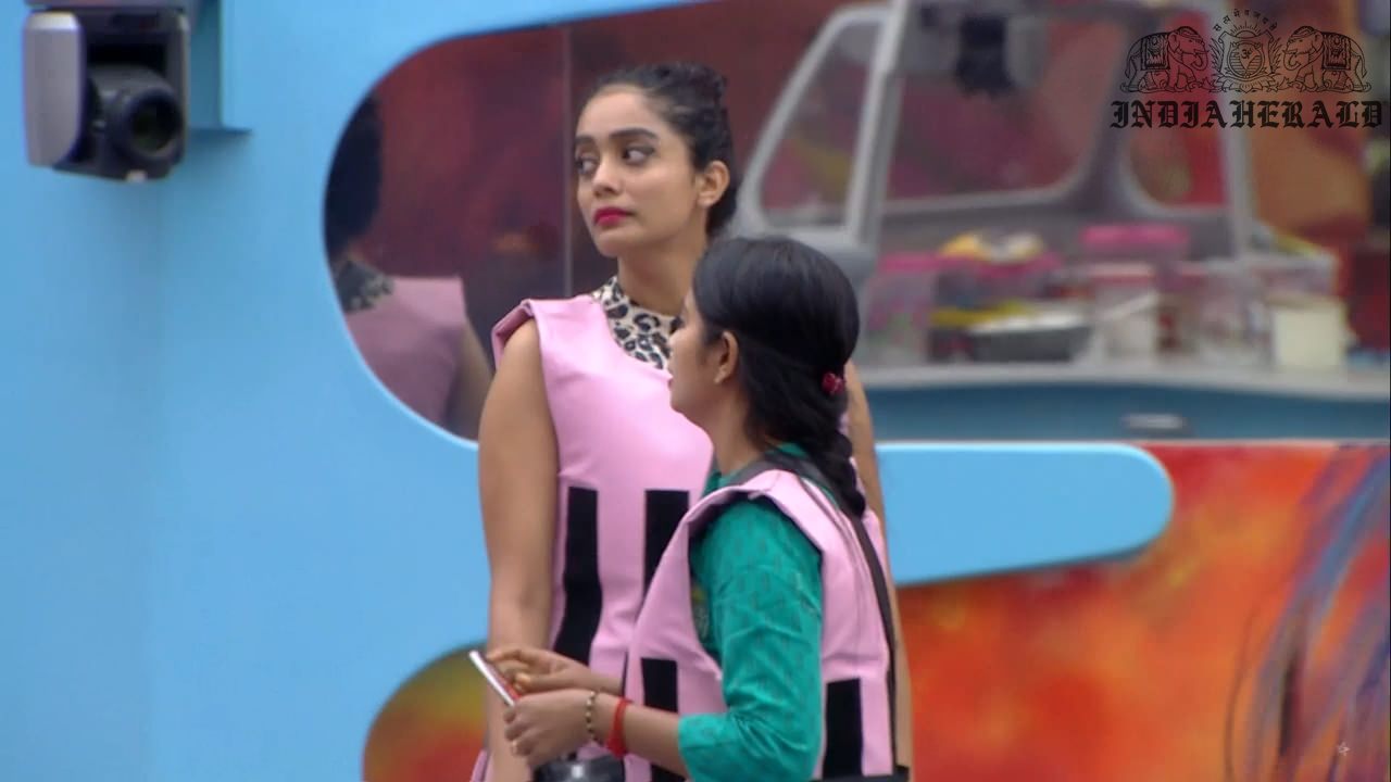 Bigg Boss Tamil Season 3 Day 45 Hot Stills Set 1