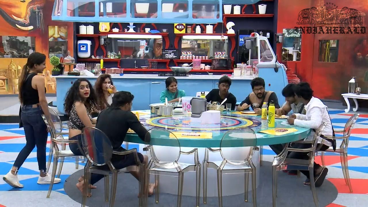 Bigg Boss Tamil Season 3 Day 45 Hot Stills Set 2